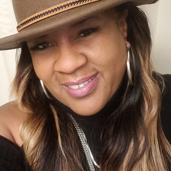 Meet your Posher, Lana - Picture 1 of 1